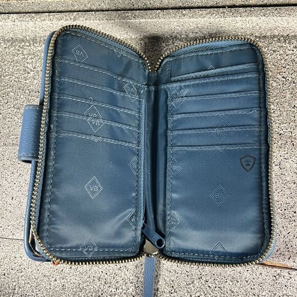 Vera Bradley RFID Smartphone Blue Painted Medallions Wallet - Picture 5 of 7